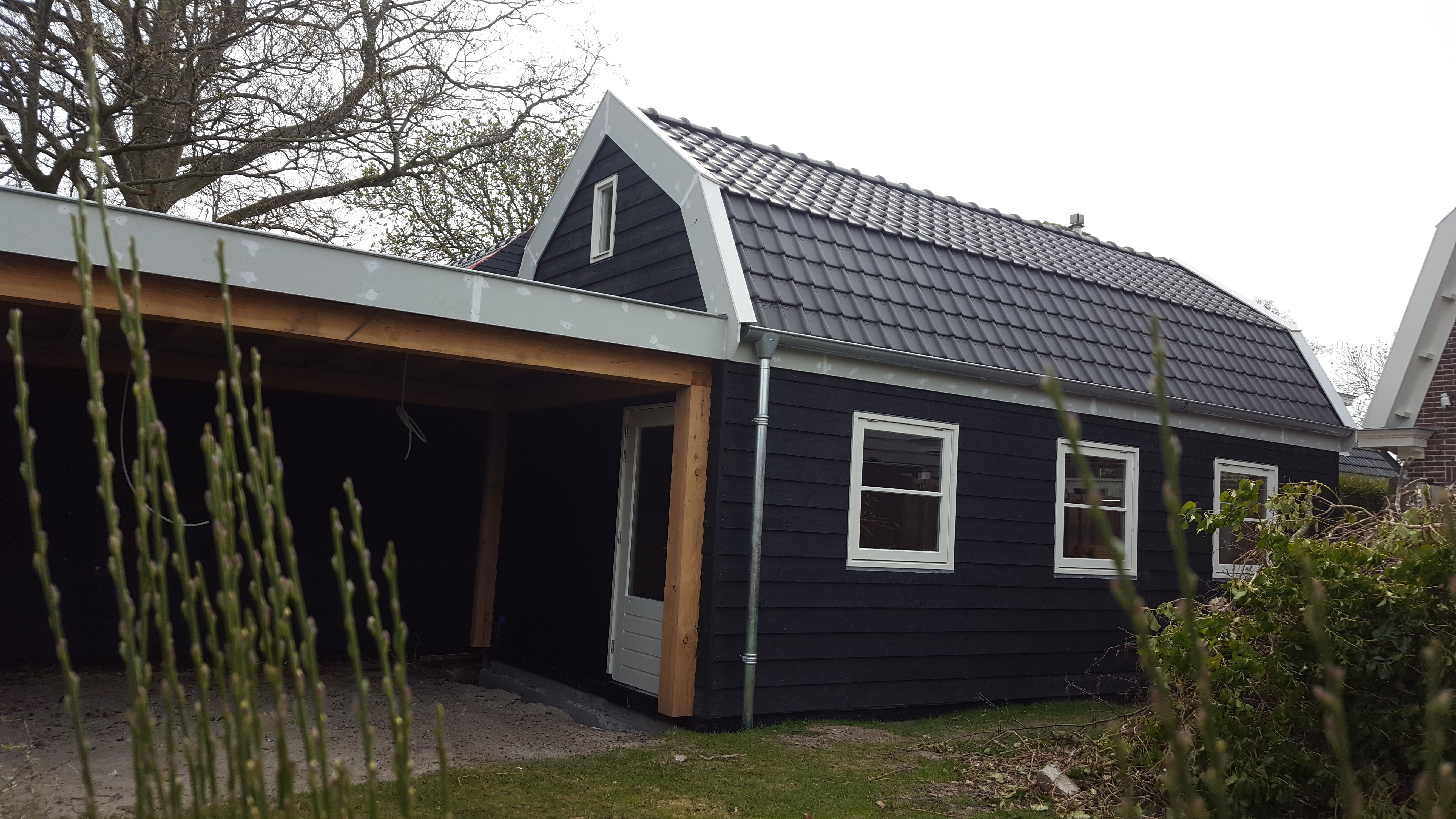 Nieuwbouw schuur met veranda 